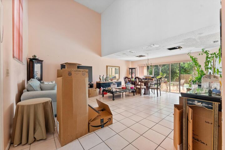 Property Photo: 10372 SW 9th Lane FL 33025