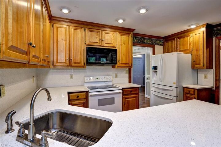 Property Photo:  308 Royal Grant Dr  VA 23185 