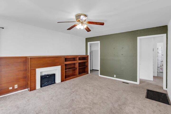 Property Photo: 1948 S Topeka Ave KS 67211
