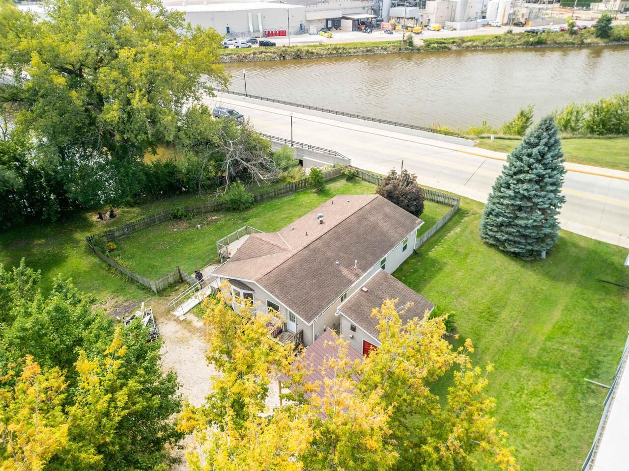 Property Photo:  812 South Main Street  WI 53549 