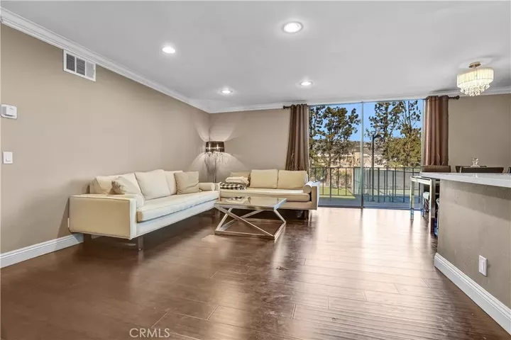 Property Photo:  100 S Doheny Drive 315  CA 90048 