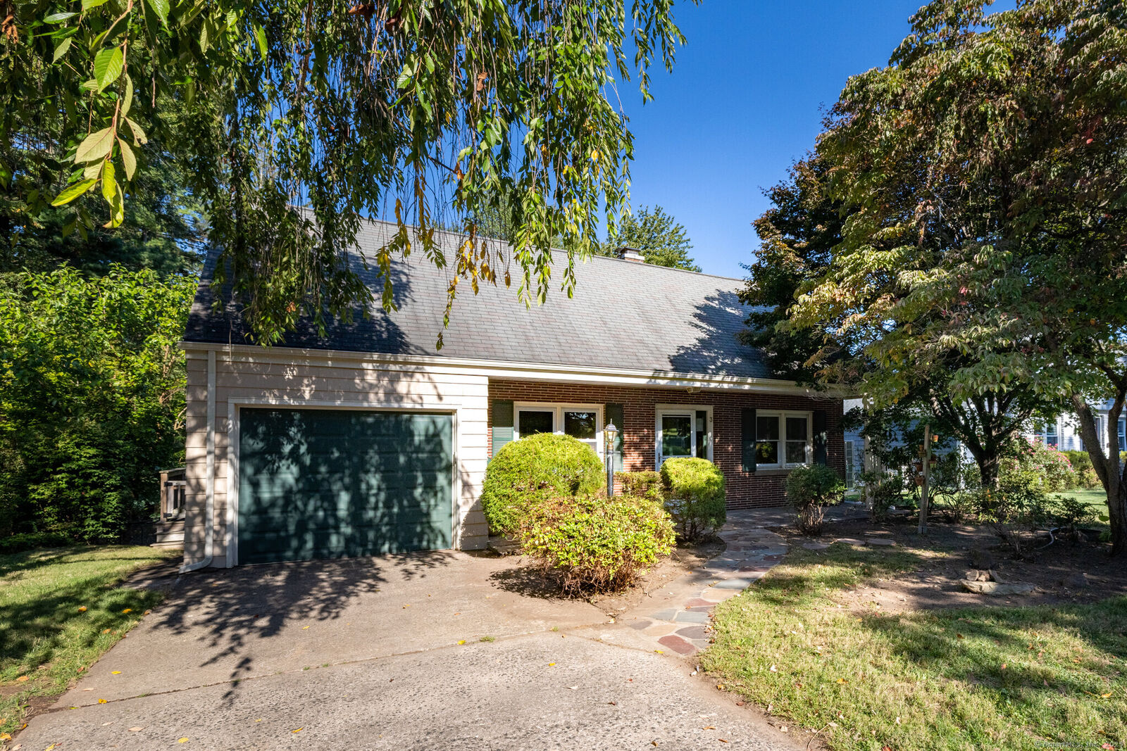 Property Photo:  3 Grandview Court  CT 06492 