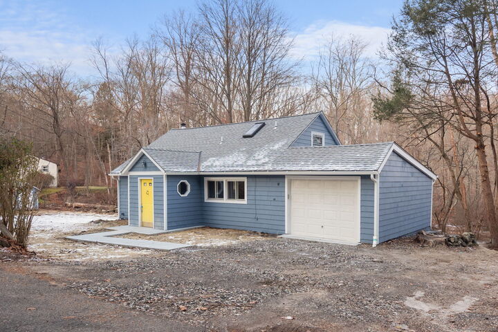 Property Photo:  201 Middle River Road  CT 06811 