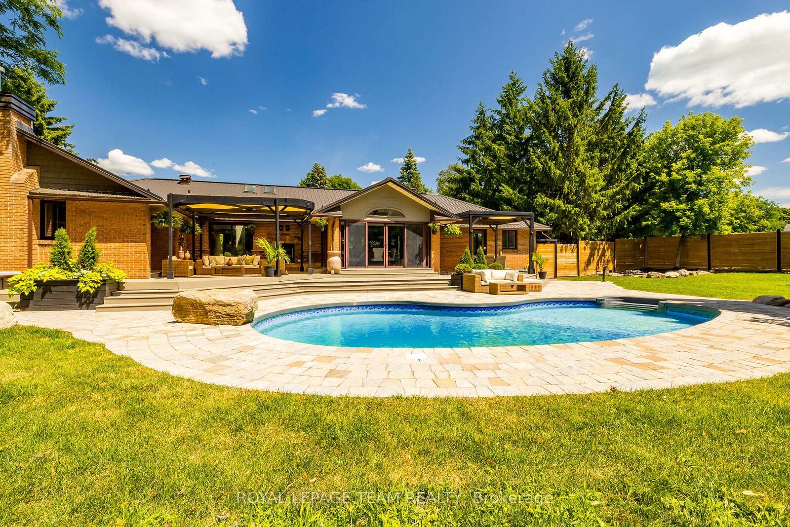 Photo de la propriété:  1216A River Road  ON K4M 1B4