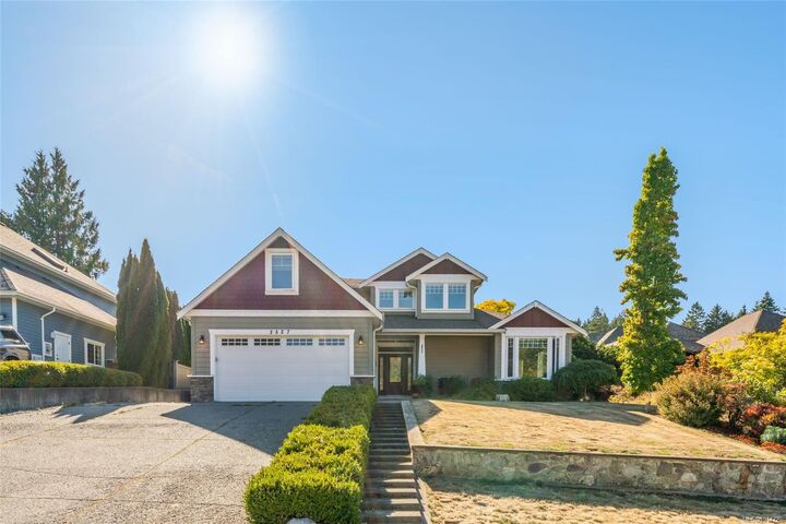 Property Photo:  2527 Kinnoull Cres  BC V0R 2P1 