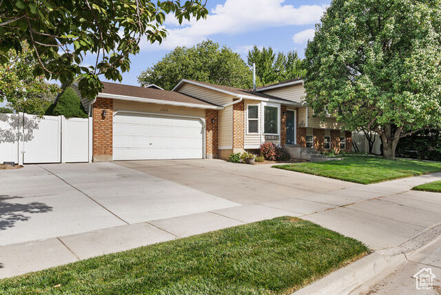 Property Photo: 11077 S Hawkwood Dr UT 84094