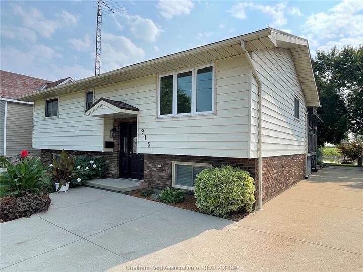 915 Old Glass Road  Wallaceburg ON N8A 3S9 photo