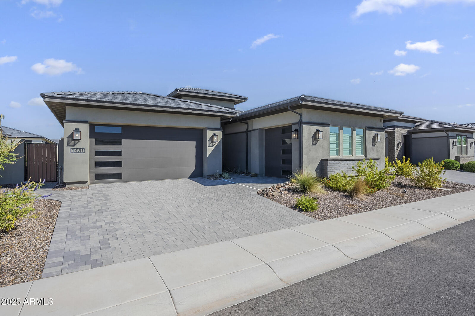 Property Photo:  1320 E Beechnut Place  AZ 85249 