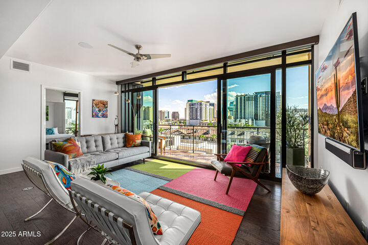 Property Photo:  200 W Portland Street 827  AZ 85003