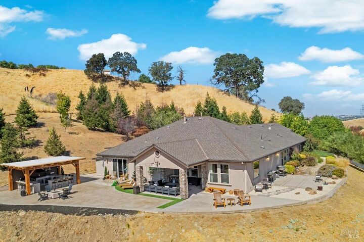 4157 Shelly Lane  Vacaville CA 95688 photo