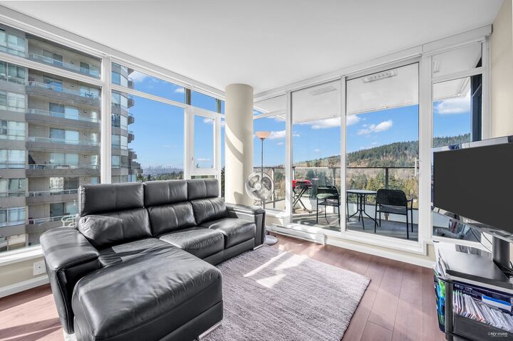 Photo de la propriété: 520 Como Lake Avenue 1002 BC V3J 0E8