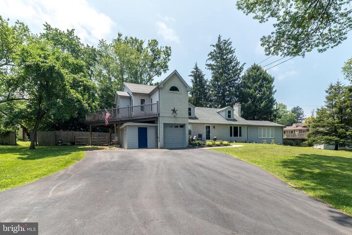 Property Photo:  950 Manor Lane  PA 18966 