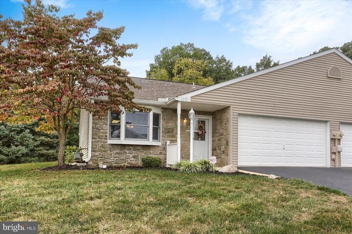 Property Photo:  2578 Shagbark Court  PA 17406 