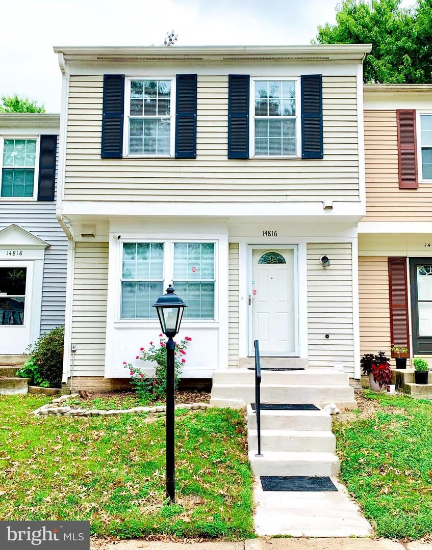 Property Photo: 14816 Lynhodge Court VA 20120