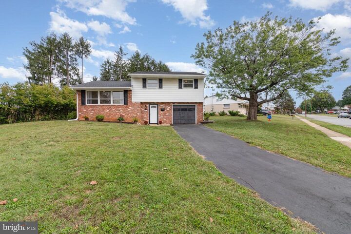 Property Photo:  5223 Windsor Boulevard  PA 17055 