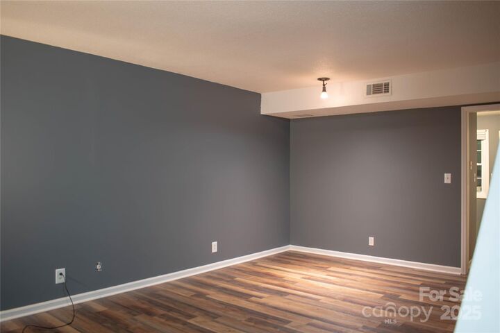 Property Photo: 1300 Larchmont Place 210 NC 28144