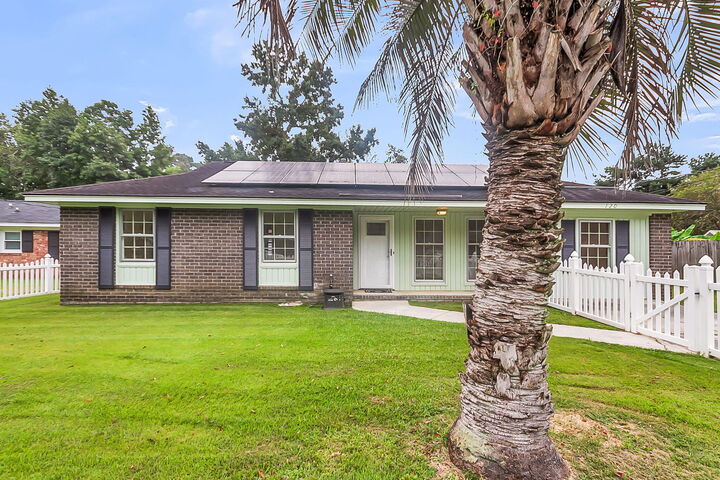 Property Photo: 120 Robin Street SC 29485