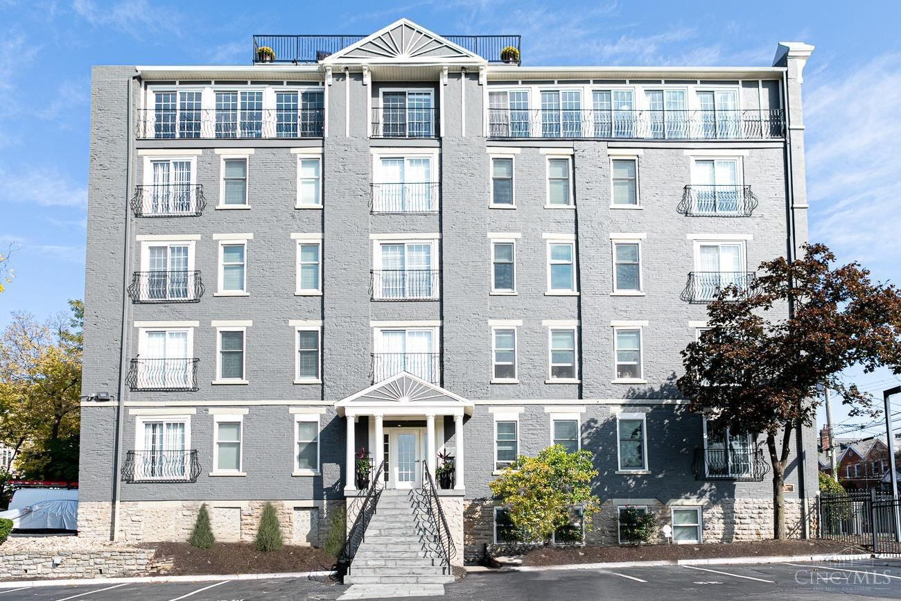 Property Photo: 964 Auburnview Drive OH 45206