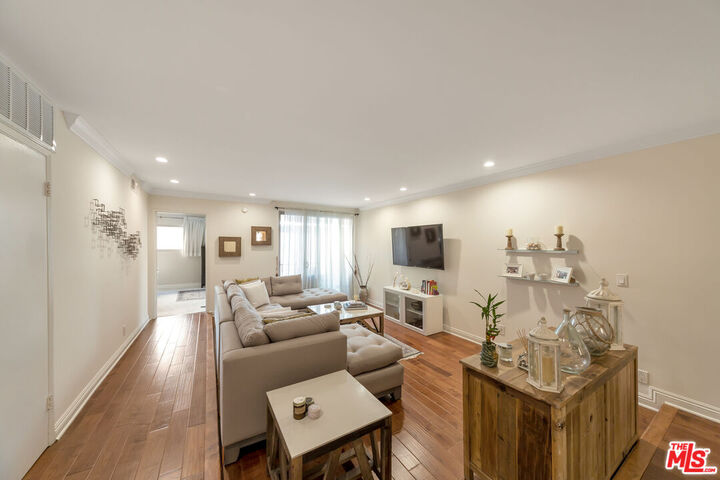 Property Photo:  1000 S Westgate Ave  CA 90049 