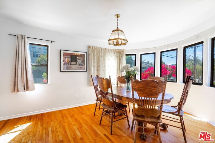 Property Photo:  2417 28th St  CA 90405 