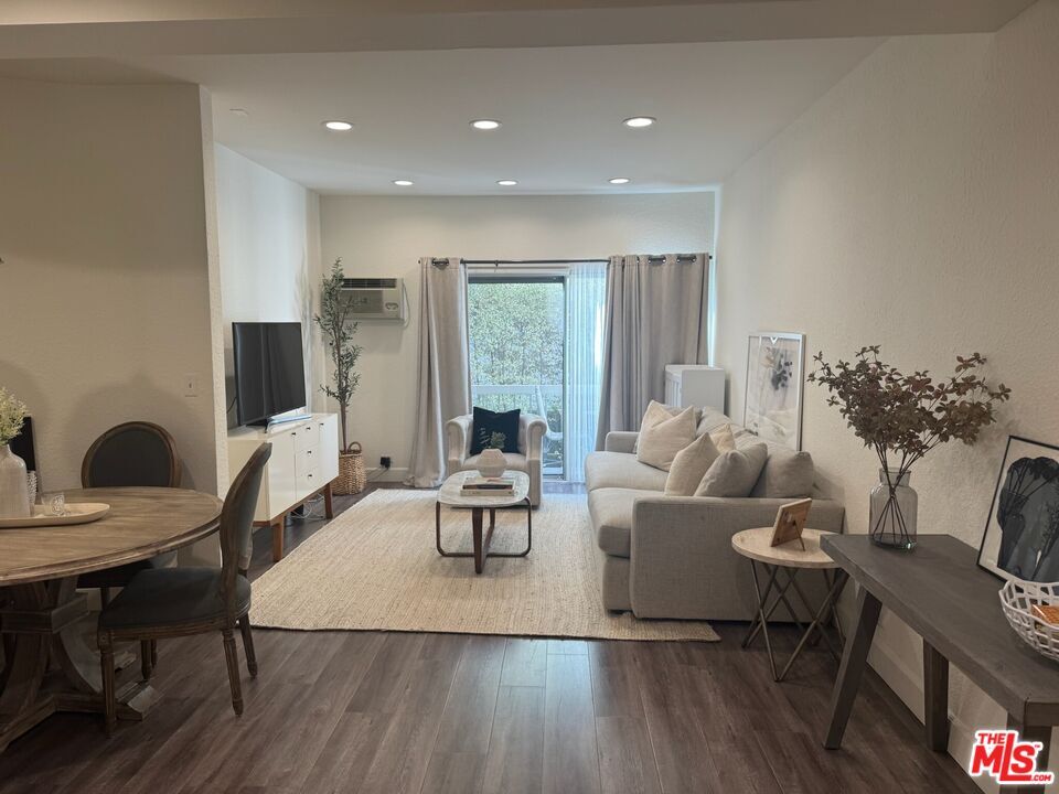 Property Photo:  1440 Veteran Ave  CA 90024 