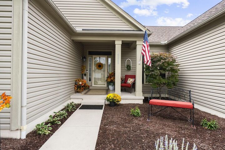Property Photo: 4363 Promenade Avenue OH 43123