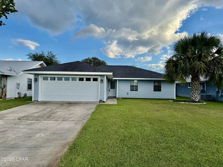 Property Photo: 7538 Whisperwood Drive FL 32404