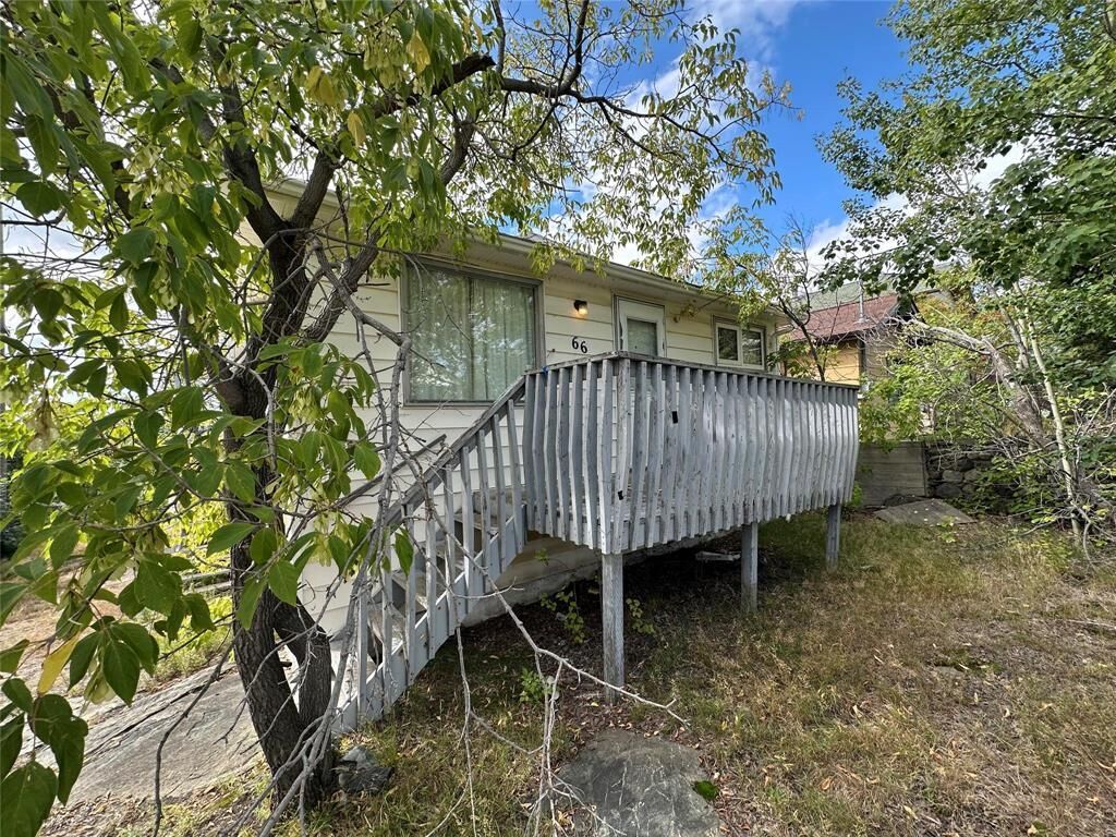 Property Photo:  66 Hill Street  MB R8A 1J1 