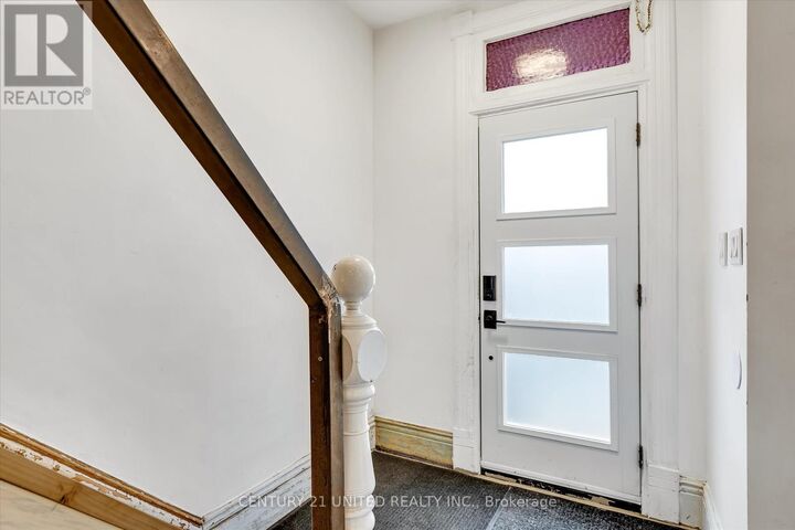 Property Photo: 508 Sherbrooke Street ON K9J 2P3