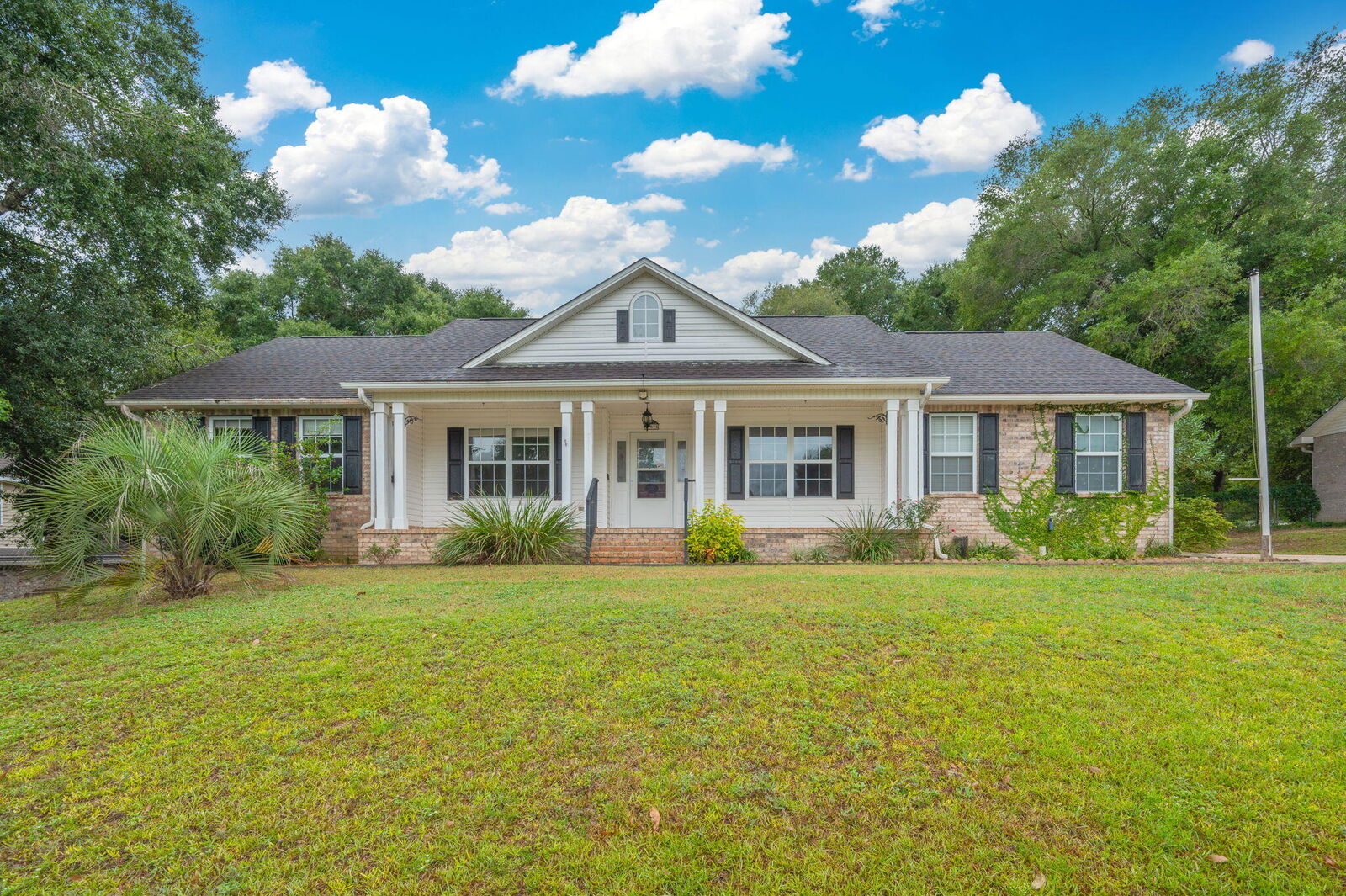 Property Photo:  109 Eagle Drive  FL 32536 