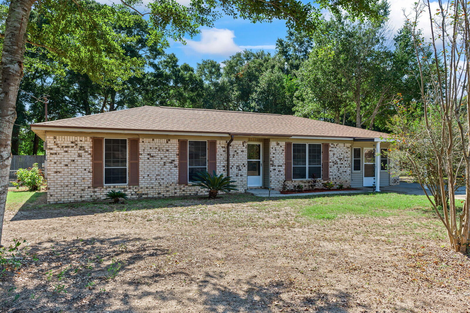 Property Photo:  5485 Mulat Road  FL 32583 