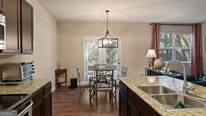 Property Photo: 816 Lake Chase GA 30213