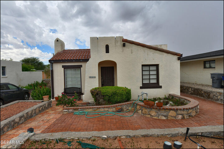 Property Photo:  2015 N Ochoa Street  TX 79902 