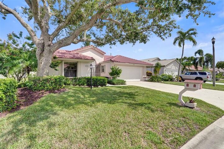 8860 Boatswain Dr  Boynton Beach FL 33436 photo