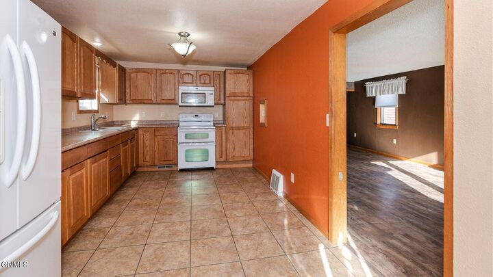 Property Photo:  204 3rd Street NW  ND 58523 