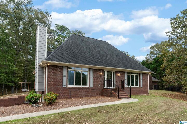 166 Mountain Oaks Drive  Warrior AL 35180 photo