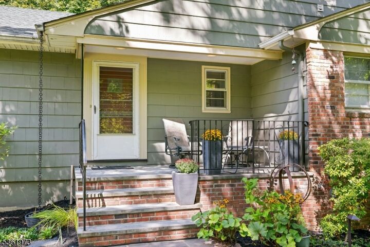 Property Photo:  6 Brookfield Way  NJ 07960 