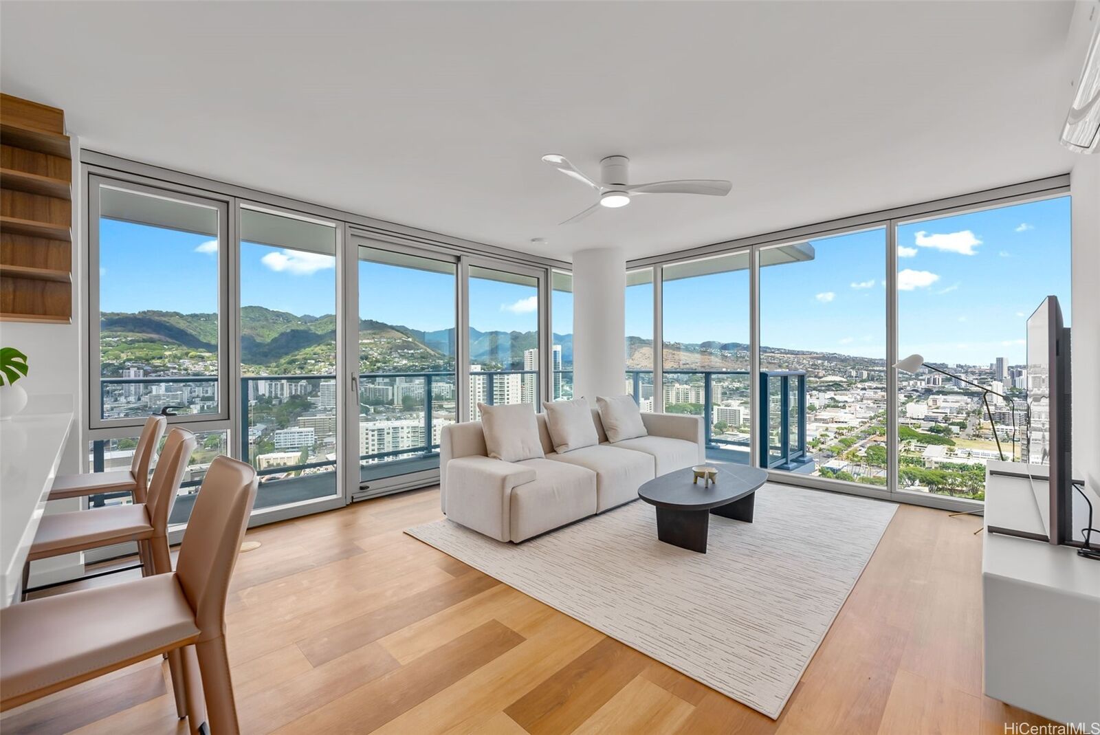 Property Photo:  1515 Liona Street 3119  HI 96814 