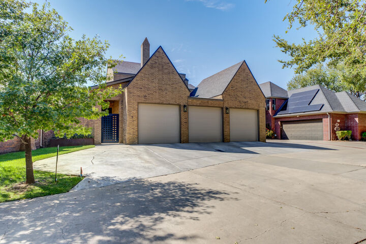 Property Photo:  9600 Quaker Avenue Unit 7  TX 79424 