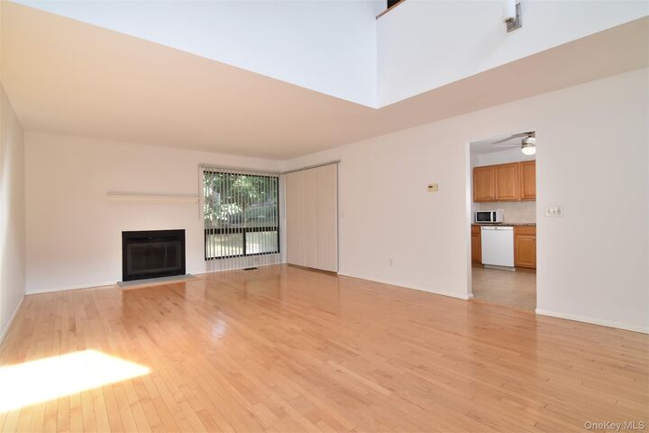 Property Photo:  31 Westwood Close  NY 10533 