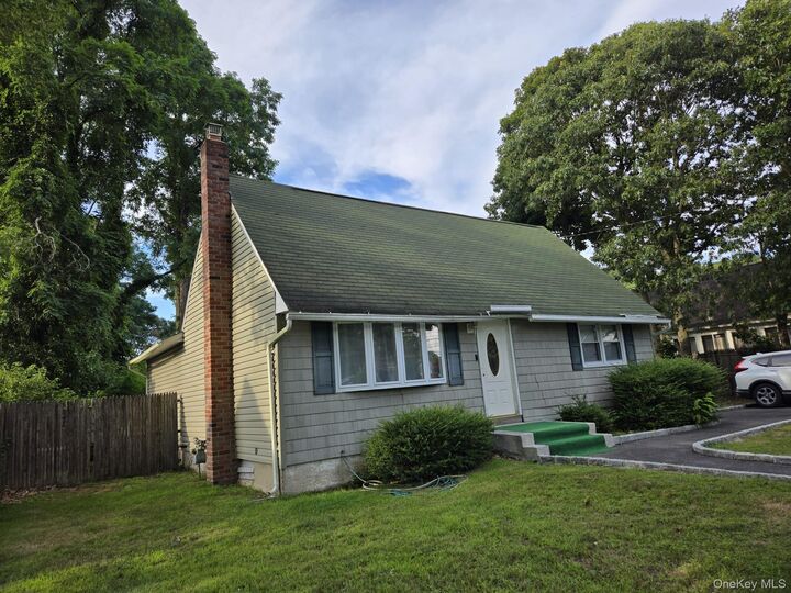 21 Henry Avenue  Selden NY 11784 photo