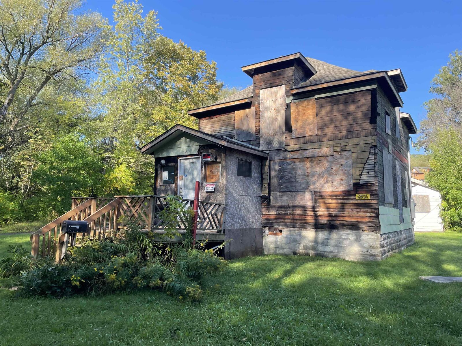 Property Photo: 3717 W 6th St MN 55807
