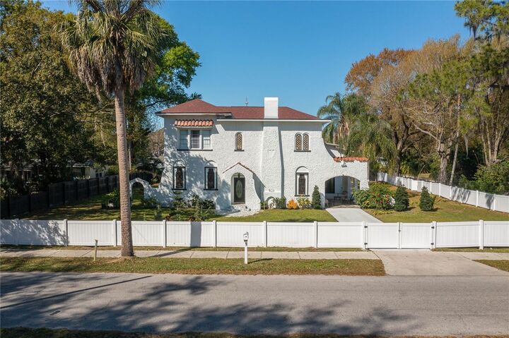Property Photo: 409 21st Street SW FL 33880