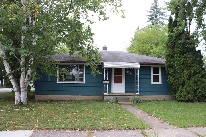 Property Photo:  2810 Mix Avenue  MI 48708 
