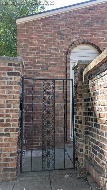 Property Photo:  358 Willow Grove Lane  MI 48307 2556