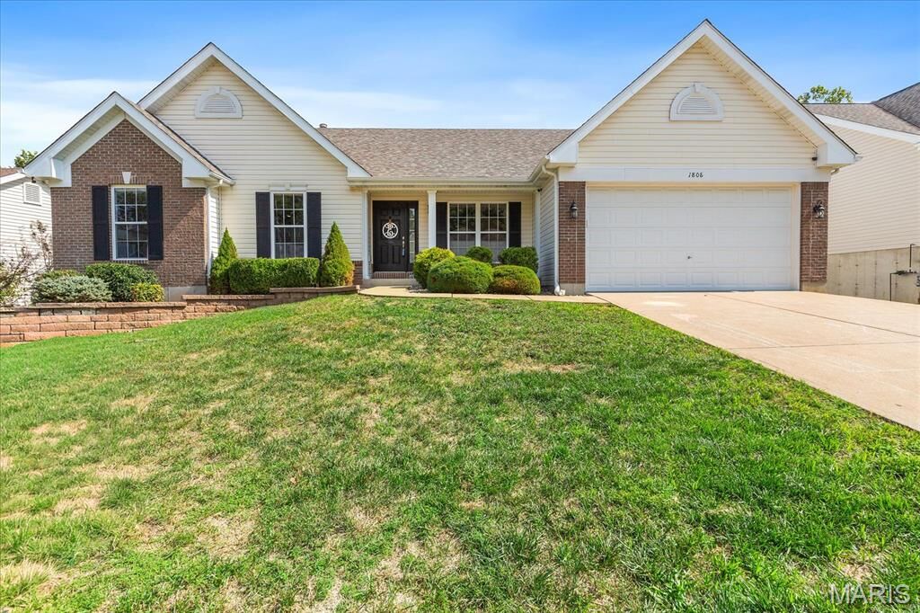 Property Photo: 1808 Hawk Pointe Drive MO 63028