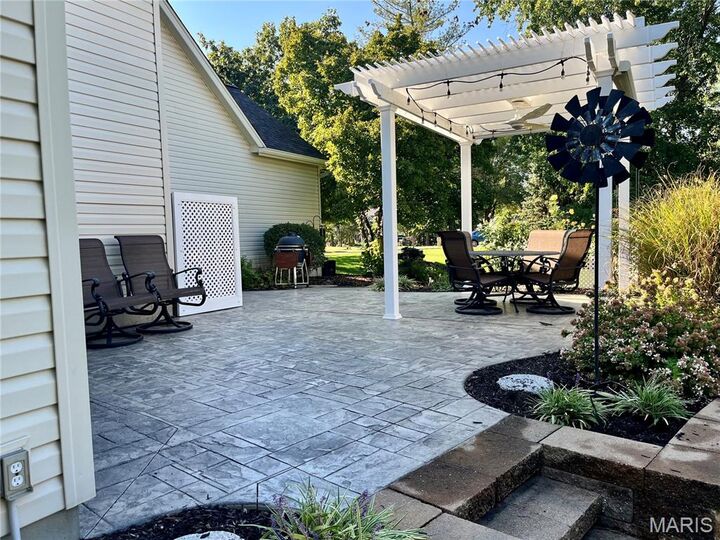 Property Photo:  703 Ridgewoods Manor Drive  MO 63038 
