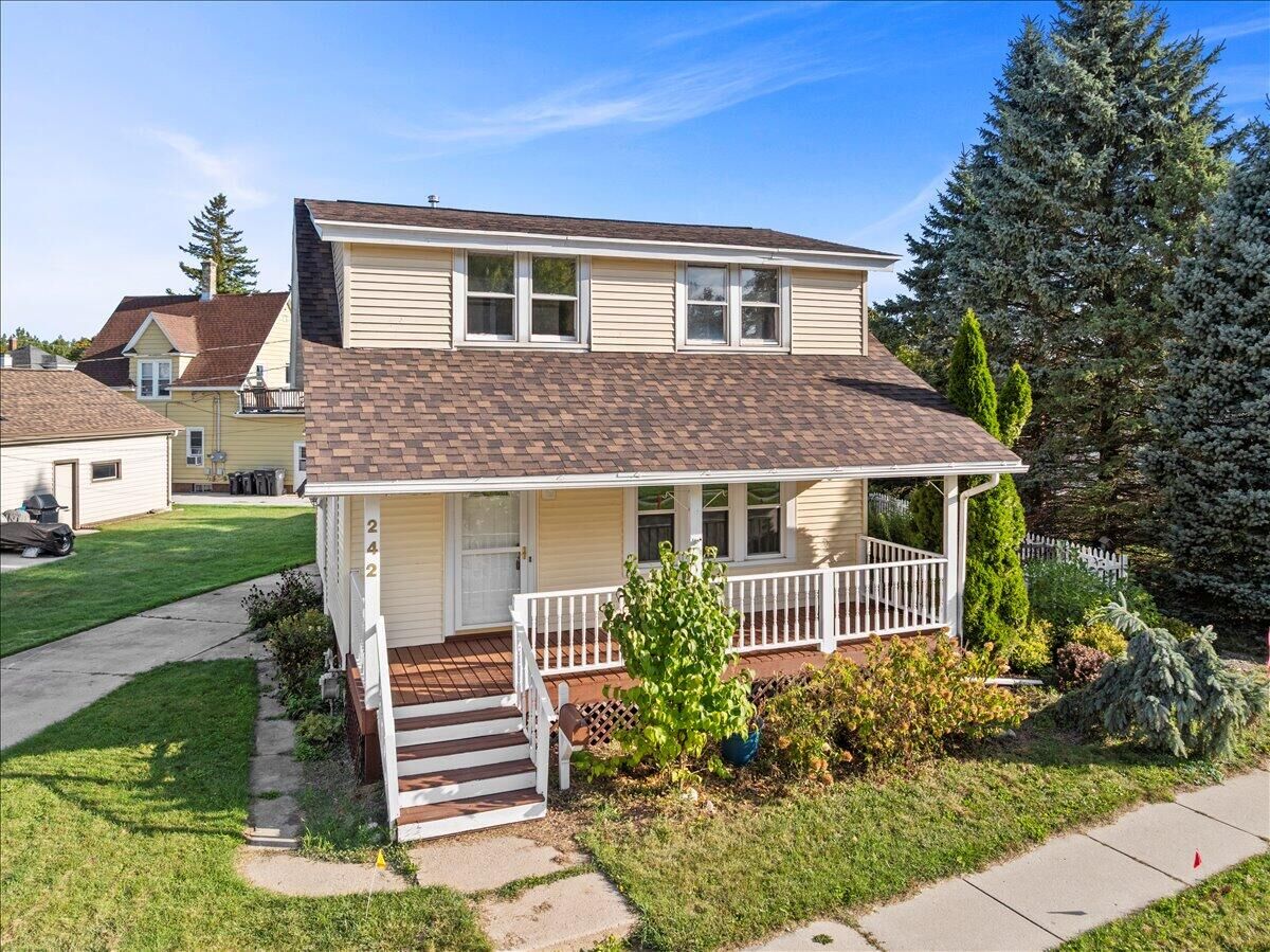 Property Photo: 242 Park St WI 53085