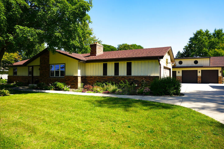7140 S 51st St  Franklin WI 53132 photo