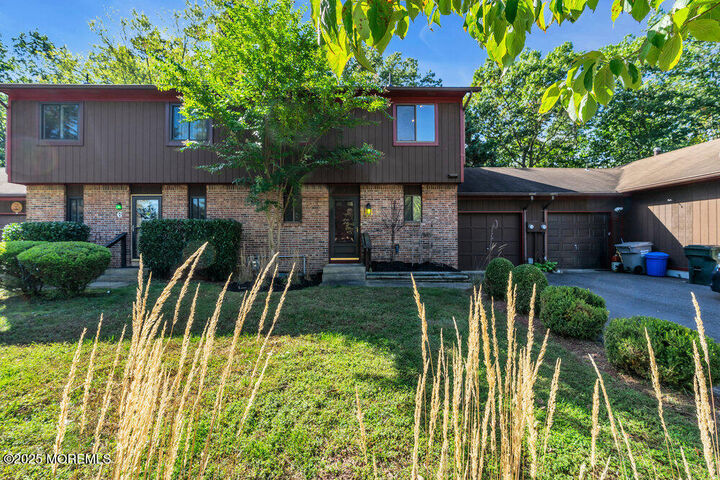 Property Photo:  7 Cardinal Lane  NJ 07731 